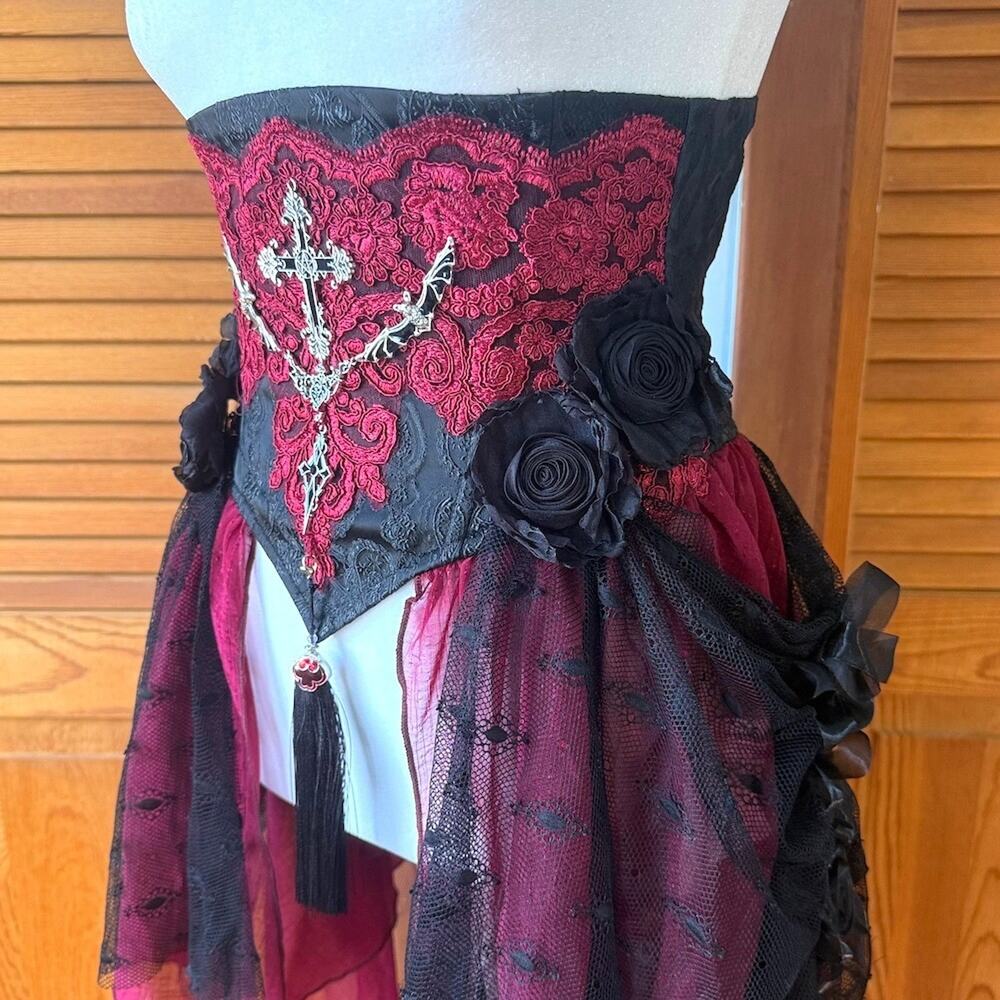Devil Fashion Gothic Victorian Vampire Red Black Rose Cross Cincher Overskirt - Picture 4 of 13